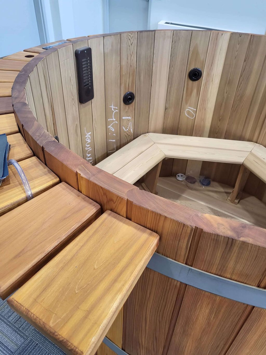 Fluid Float Classic Cedar Hot Tub - Fluid Float & Sauna 